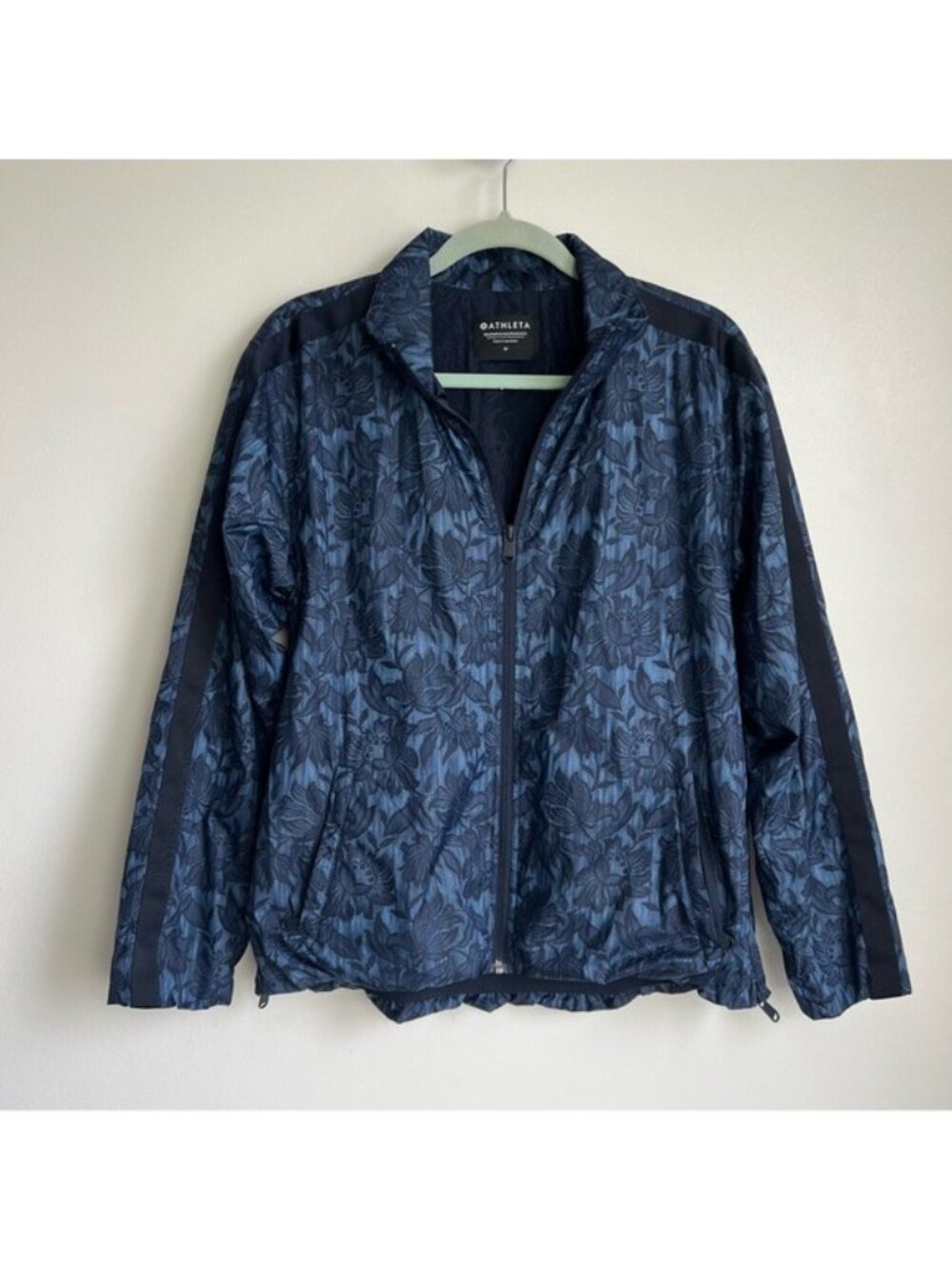 Athleta Matching Set Track Suit Sightseer Lace Jacket and Joggers - M/8